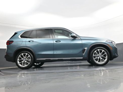 Used 2025 BMW X5 xDrive40i AWD/4WD image 32