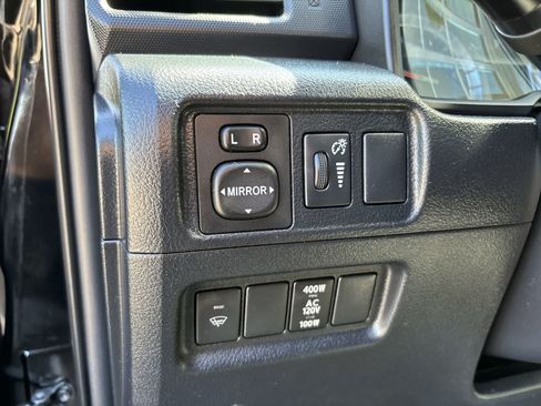 Used 2014 Toyota 4Runner SR5 AWD/4WD image 10