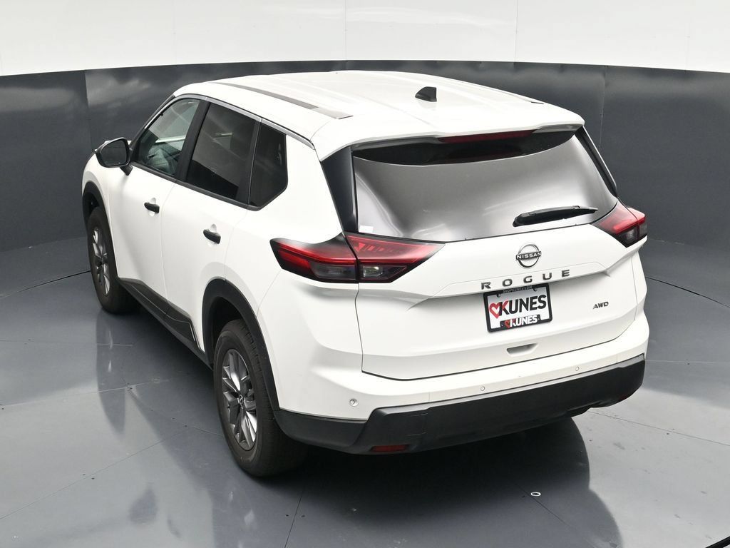 Used 2024 Nissan Rogue S AWD/4WD image 49
