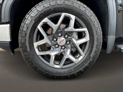 Used 2023 GMC Sierra 1500 SLT w/ SLT Convenience Package image 8