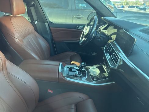 Used 2022 BMW X5 sDrive40i w/ M Sport Package image 5