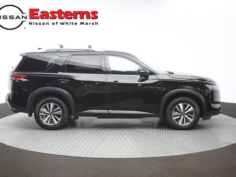 Used 2023 Nissan Pathfinder SL AWD/4WD image 45