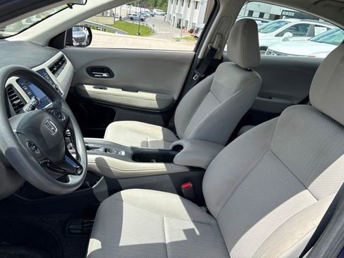 Used 2016 Honda HR-V LX image 9