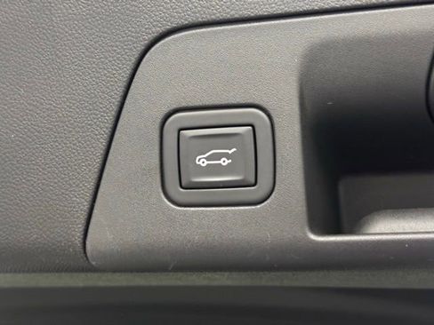 Used 2023 Buick Envision Essence AWD/4WD image 10
