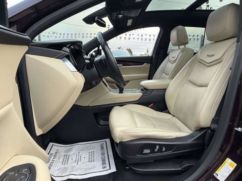 Used 2018 Cadillac XT5 Luxury w/ Driver Awareness Package AWD/4WD image 10