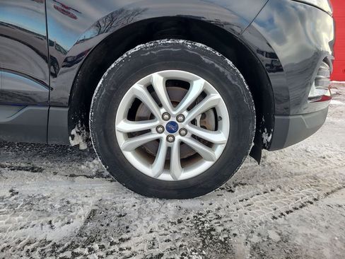 Used 2019 Ford Edge SEL image 15
