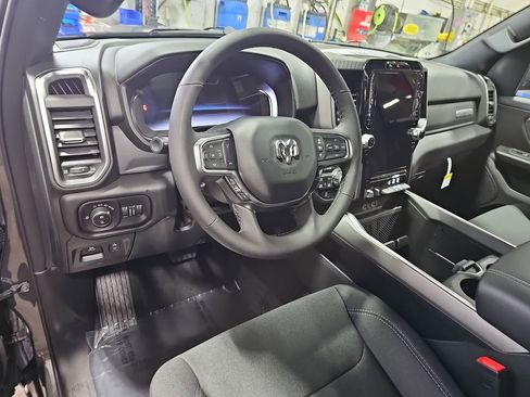 New 2026 RAM 1500 4x4 Crew Cab image 15