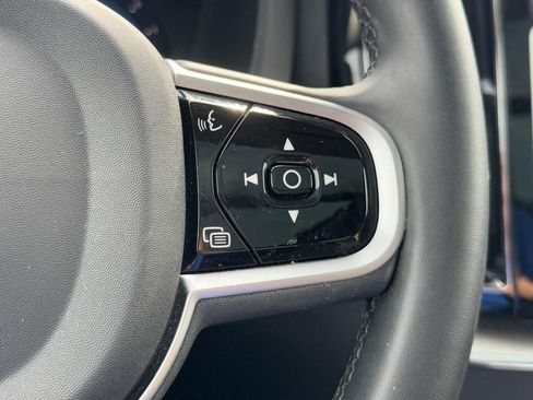 Certified 2025 Volvo XC60 B5 Plus image 19