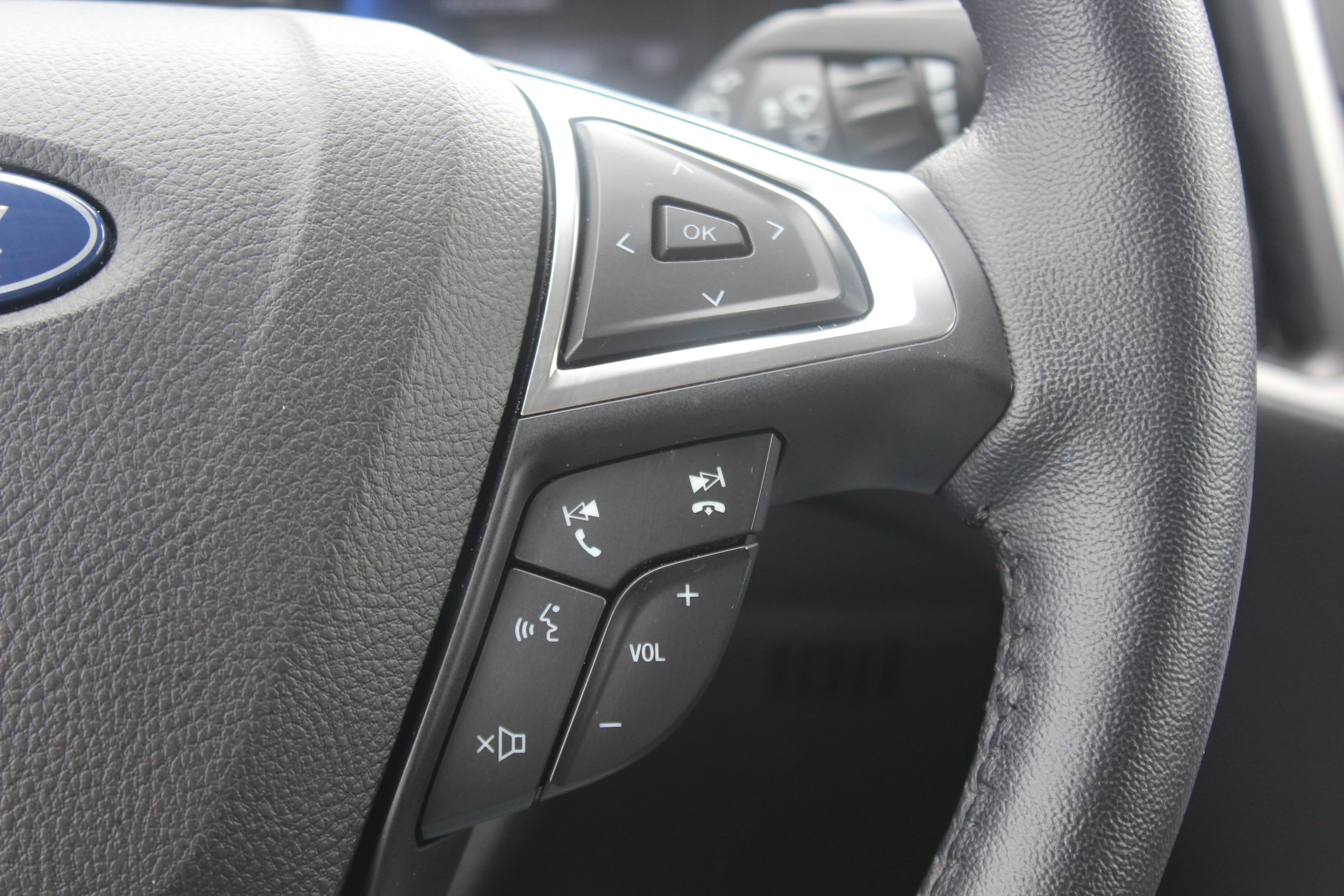 Used 2023 Ford Edge SEL w/ Convenience Package AWD/4WD image 9