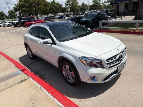 Used 2018 Mercedes-Benz GLA 250 4MATIC image 3