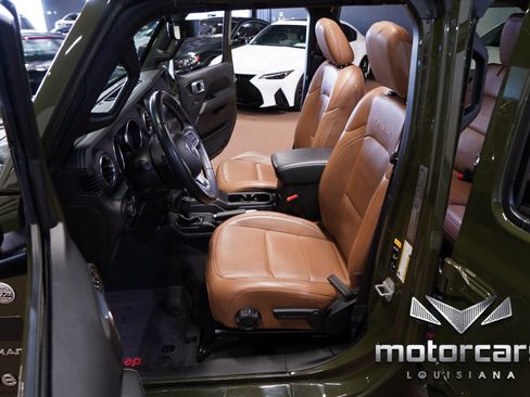 Used 2022 Jeep Wrangler Unlimited Sahara w/ LED Lighting Group AWD/4WD image 27