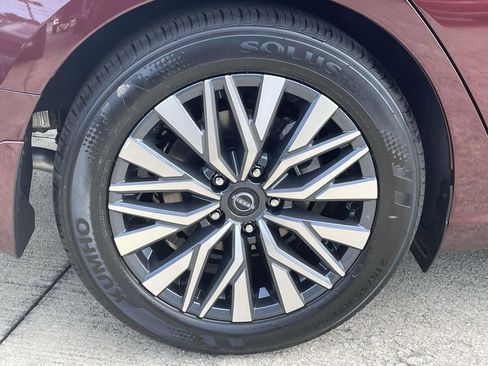 New 2025 Nissan Altima 2.5 SV image 7