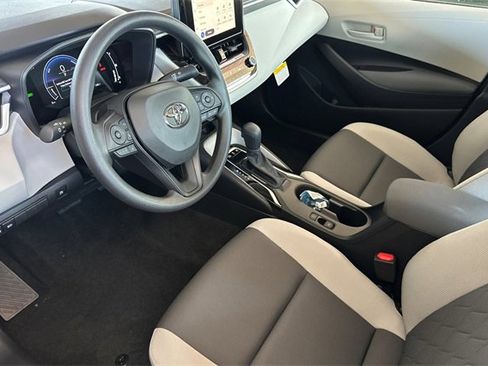 Used 2026 Toyota Corolla LE image 8