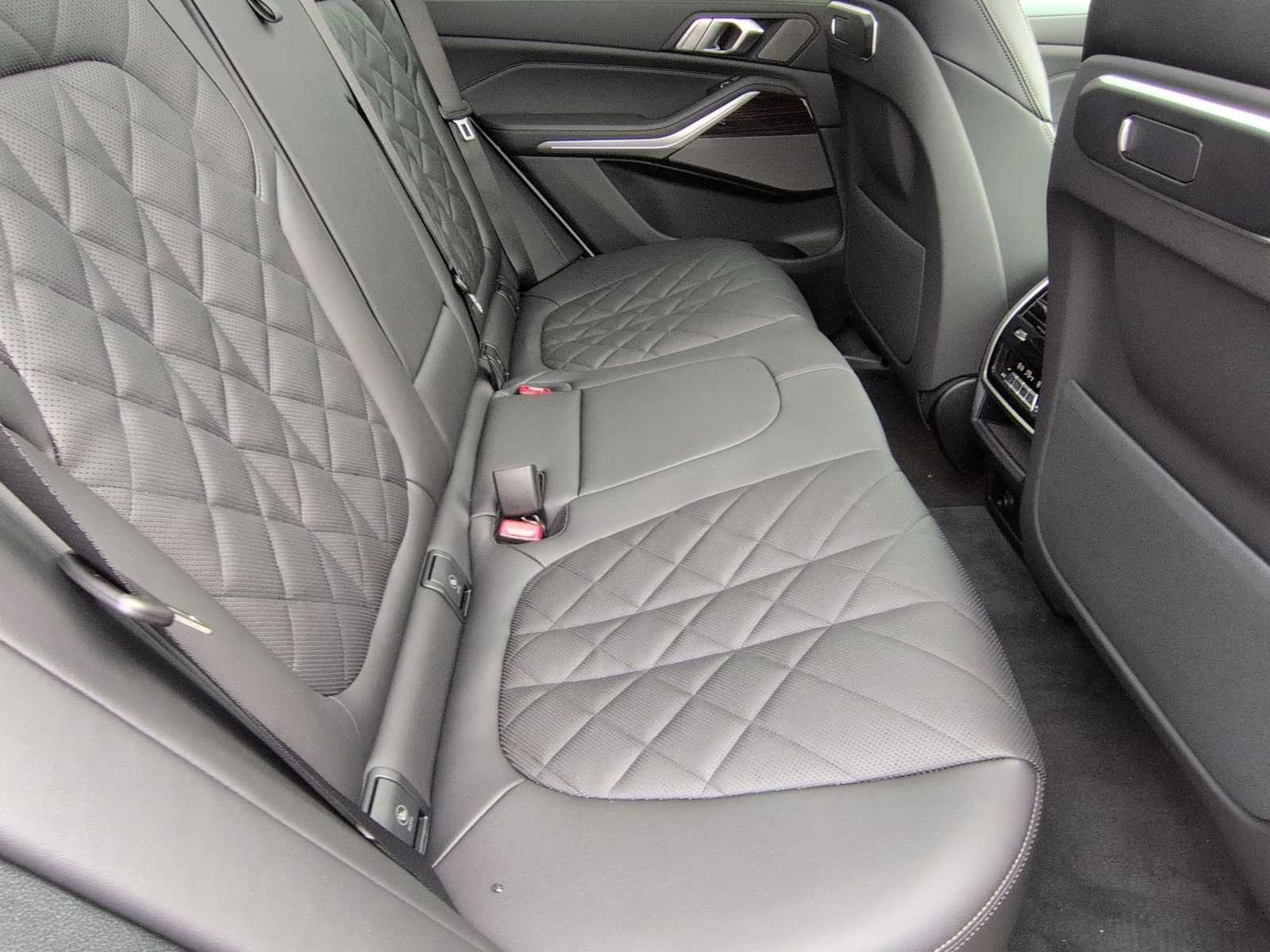 Used 2026 BMW X5 xDrive40i w/ Premium Package AWD/4WD image 21