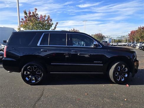 Used 2019 GMC Yukon Denali w/ Denali Ultimate Package image 3