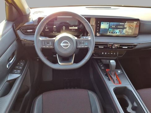 Certified 2025 Nissan Kicks SR image 5