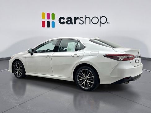 Used 2024 Toyota Camry XLE w/ Cold Weather Package FWD image 3