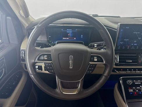 Used 2024 Lincoln Navigator Premiere image 22