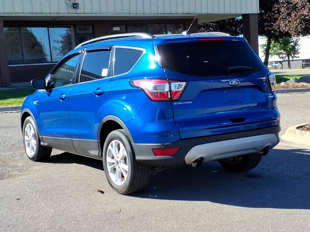Used 2017 Ford Escape SE w/ Equipment Group 201A FWD image 3