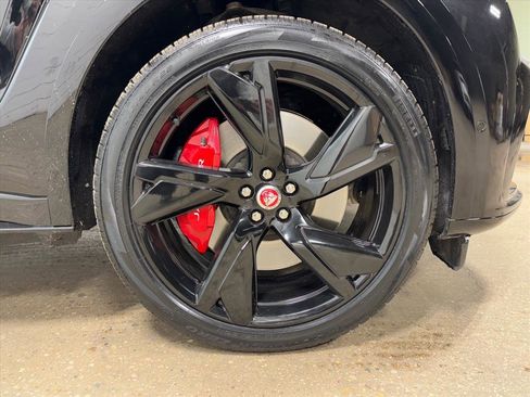 Used 2023 Jaguar F-PACE SVR image 11