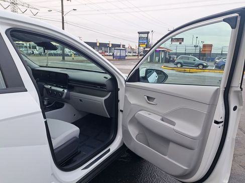 New 2026 Hyundai Kona SE AWD/4WD image 16