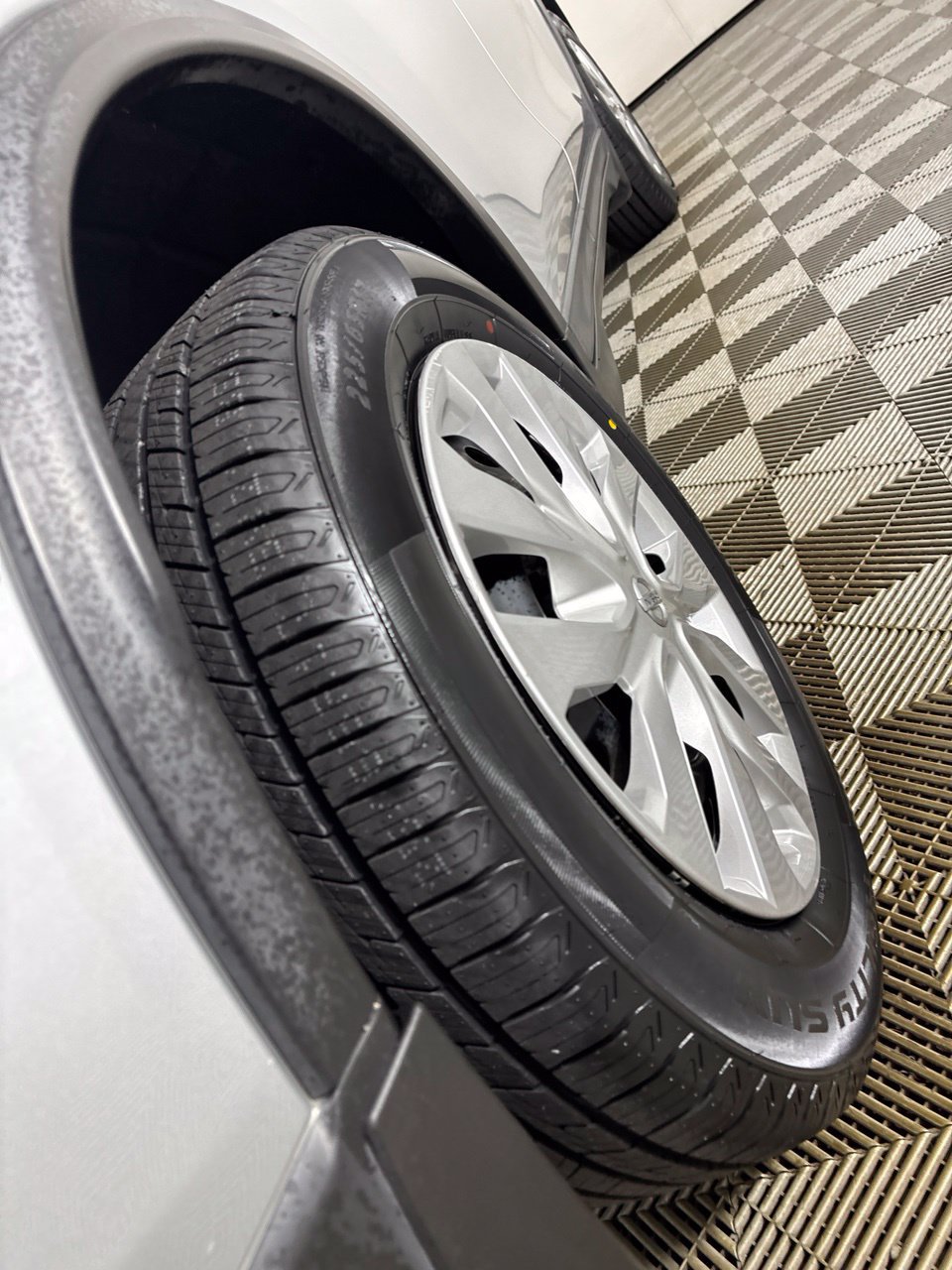 Used 2015 Nissan Rogue S FWD image 27