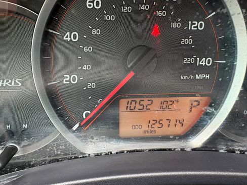 Used 2012 Toyota Yaris SE FWD image 12