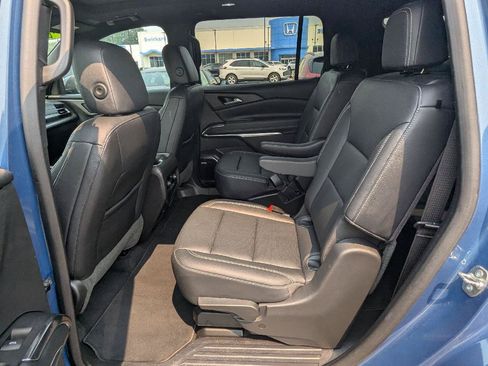 Used 2024 Chevrolet Traverse LT w/ Enhanced Driving Package FWD image 13