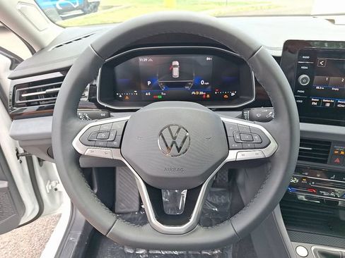New 2026 Volkswagen Jetta SE FWD image 14