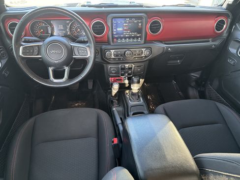 Used 2023 Jeep Gladiator Rubicon w/ Cold Weather Group AWD/4WD image 4