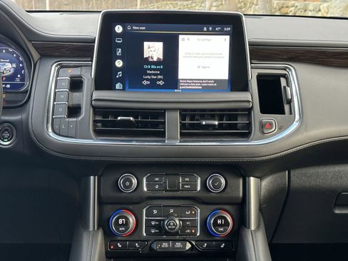 Used 2022 Chevrolet Tahoe LT w/ Luxury Package image 7