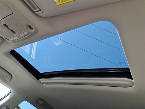 Used 2024 Nissan Armada SL w/ Captain's Chairs Package image 15