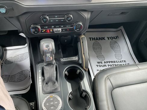 New 2025 Ford Bronco Badlands w/ Sasquatch Package image 19