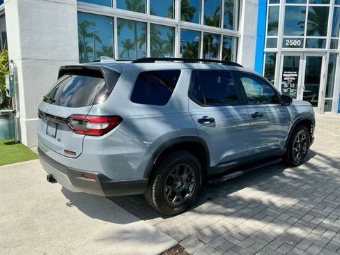 Certified 2024 Honda Pilot TrailSport image 6