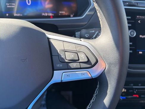 Certified 2024 Volkswagen Tiguan SE image 16