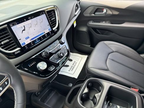 New 2026 Chrysler Voyager LX image 44