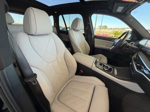 Certified 2025 BMW X5 sDrive40i w/ Premium Package image 37