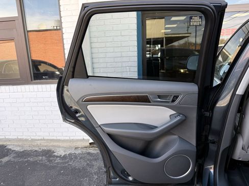 Used 2017 Audi Q5 2.0T Premium Plus w/ Technology Package image 18