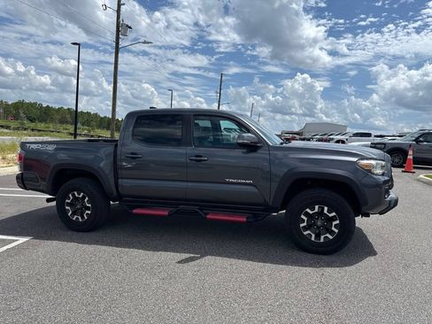 Used 2023 Toyota Tacoma TRD Off-Road w/ Technology Package AWD/4WD image 1