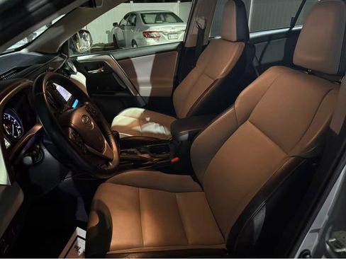 Used 2018 Toyota RAV4 Limited image 9