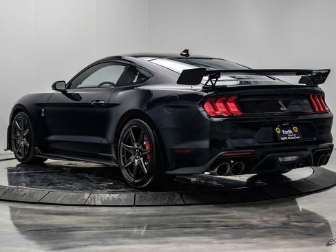 Used 2021 Ford Mustang Shelby GT500 w/ Carbon Fiber Track Pack RWD image 12