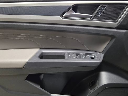Certified 2021 Volkswagen Atlas Cross Sport SE w/ Panoramic Sunroof Package FWD image 28