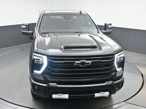 New 2026 Chevrolet Silverado 2500 High Country w/ High Country Premium Package AWD/4WD image 36