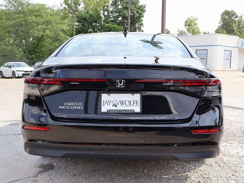 New 2025 Honda Accord SE image 5