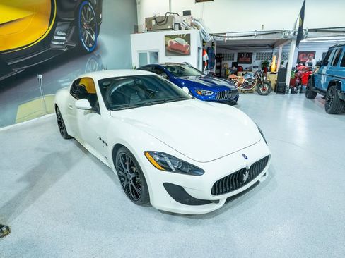 Used 2014 Maserati GranTurismo Sport RWD image 9