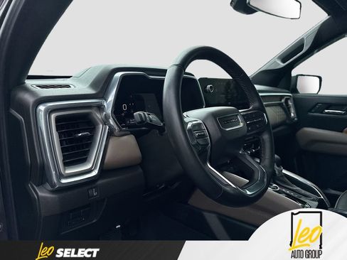 Used 2024 GMC Canyon Denali AWD/4WD image 11