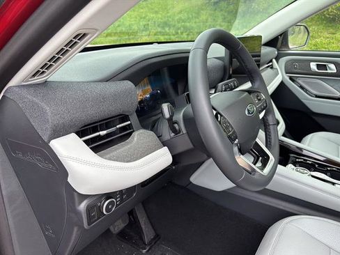New 2026 Ford Explorer Platinum AWD/4WD image 12