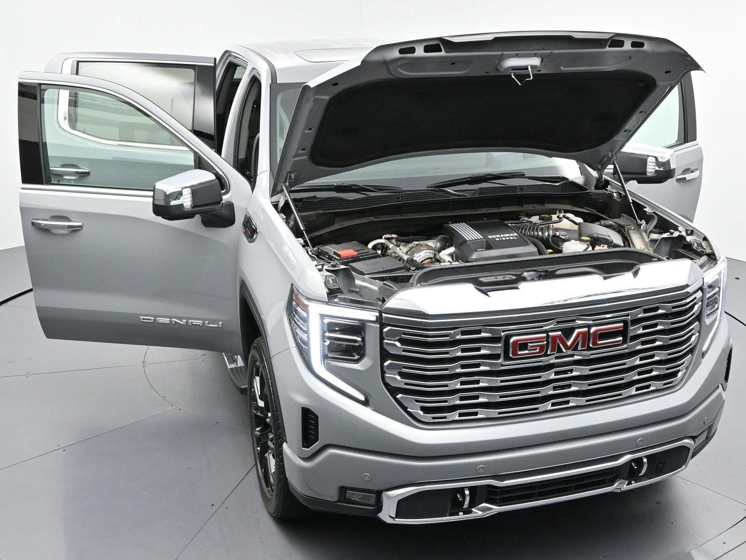 Used 2025 GMC Sierra 1500 Denali w/ Technology Package AWD/4WD image 43