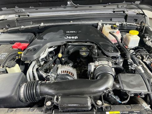 Used 2020 Jeep Gladiator Sport w/ Quick Order Package 24S AWD/4WD image 28