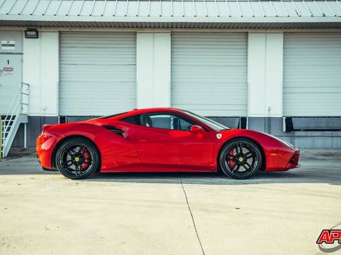 Used 2018 Ferrari 488 GTB image 17